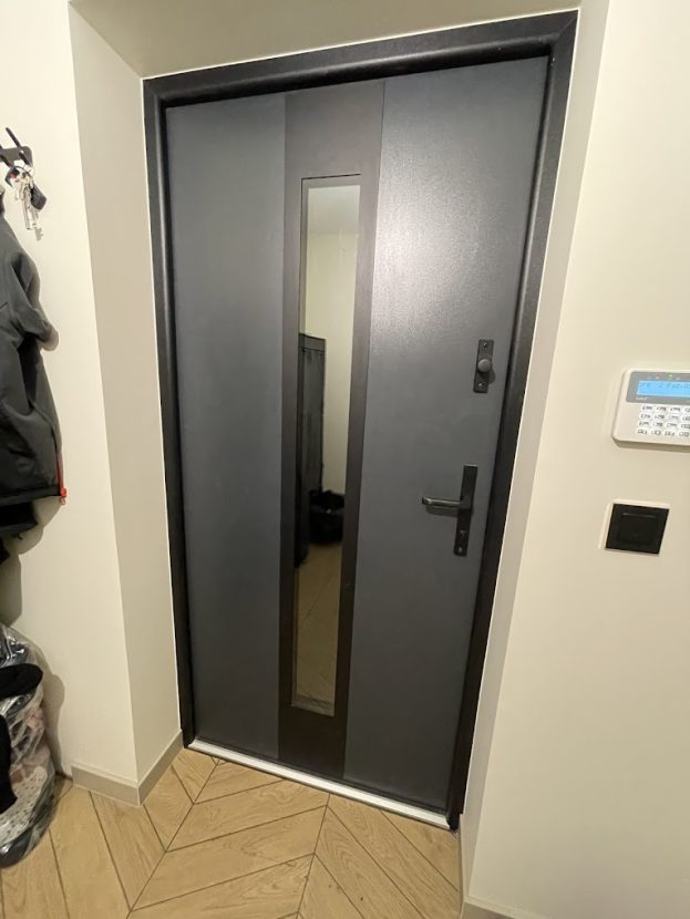 sprzedajemy i montujemy stylowe drzwi wejściowe - realizacja Czechowice-Dziedzice